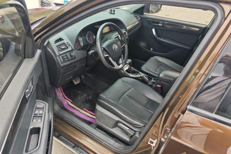 Used Brilliance V5 2014 1.5T Automatic Two-Wheel Drive Sport Model Driver Seat