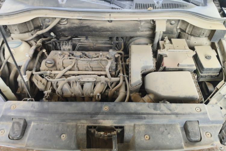 Used Brilliance V5 2014 1.6L Manual Comfort Model Engine Bay