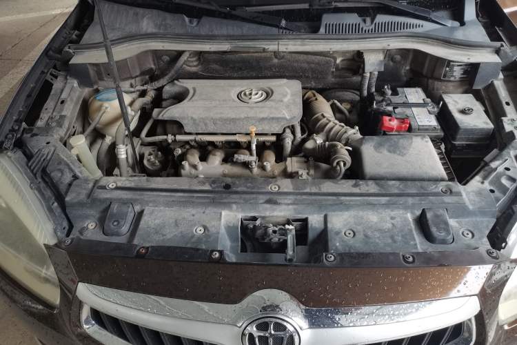 Used Brilliance V5 2014 1.5T Automatic Two-Wheel Drive Luxury Version Engine Bay