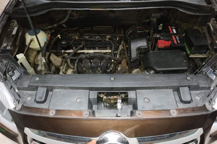 Used Brilliance V5 2014 1.6L Automatic Comfort Model Engine Bay