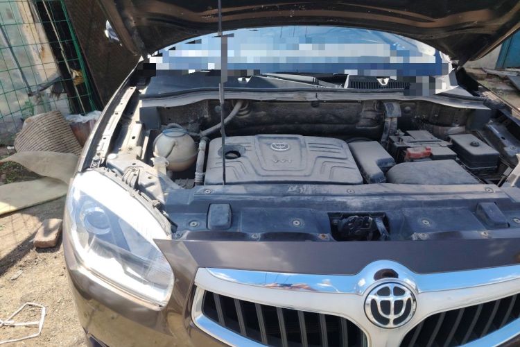 Used Brilliance V5 2014 1.6L Manual Comfort Model Engine Bay Right