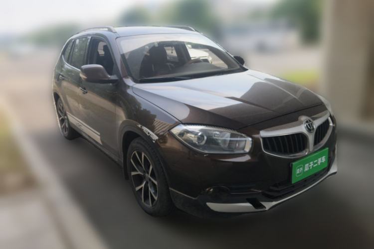 Used Brilliance V5 2014 1.6L Manual Comfort Model Front Right 45 Deg