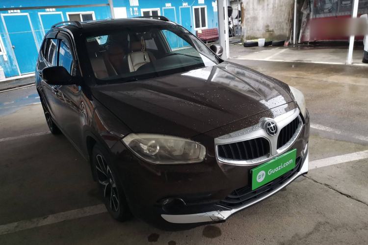 Used Brilliance V5 2014 1.5T Automatic Two-Wheel Drive Luxury Version Front Right 45 Deg