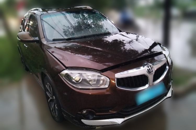 Used Brilliance V5 2014 1.5T Manual Two-Wheel Drive Luxury Model Front Right 45 Deg