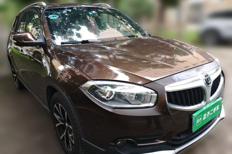 Used Brilliance V5 2014 1.5T Automatic Two-Wheel Drive Luxury Version Front Right 45 Deg