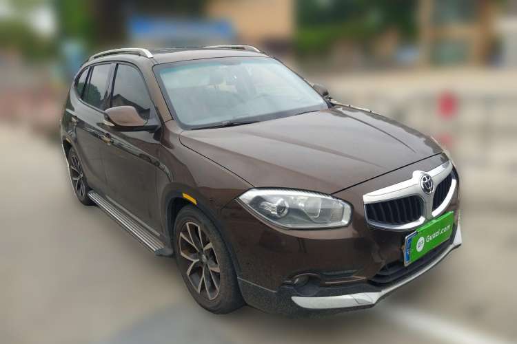 Used Brilliance V5 2014 1.5T Automatic Two-Wheel Drive Sport Model Front Right 45 Deg