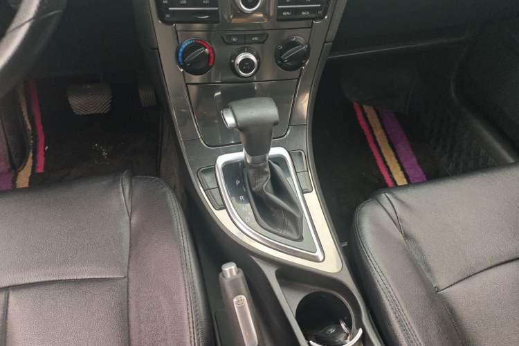Used Brilliance V5 2014 1.5T Automatic Two-Wheel Drive Sport Model Gear Lever