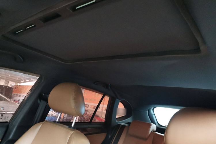 Used Brilliance V5 2014 1.5T Automatic Two-Wheel Drive Luxury Version Headliner
