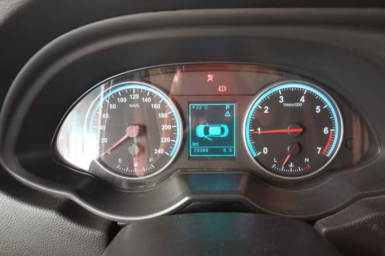 Used Brilliance V5 2014 1.5T Automatic Two-Wheel Drive Luxury Version Instrument Cluster