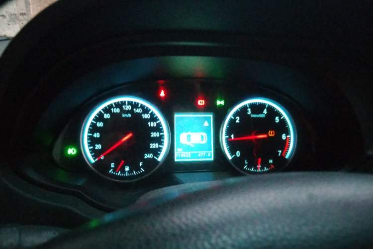 Used Brilliance V5 2014 1.5T Manual Two-Wheel Drive Luxury Model Instrument Cluster