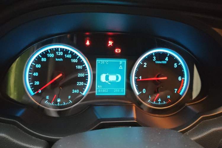 Used Brilliance V5 2014 1.5T Automatic Two-Wheel Drive Luxury Version Instrument Cluster