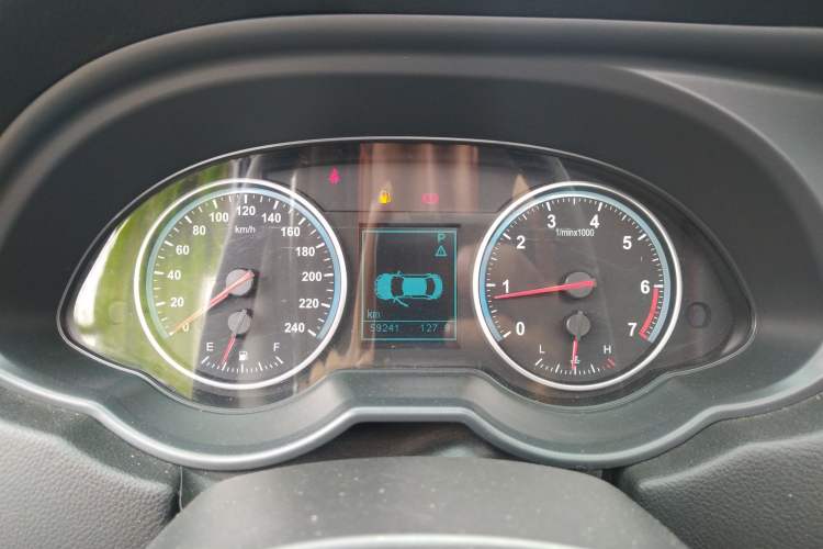 Used Brilliance V5 2014 1.5T Automatic Two-Wheel Drive Sport Model Instrument Cluster
