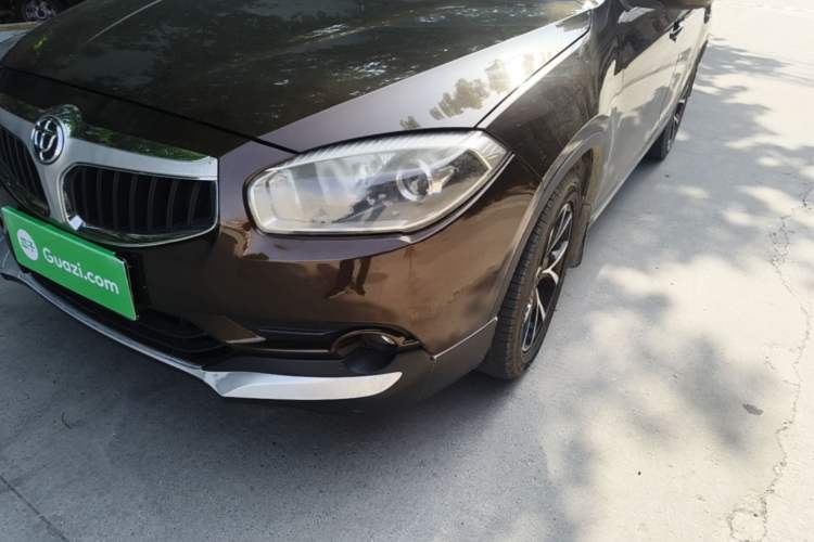 Used Brilliance V5 2014 1.6L Manual Comfort Model Left Front Headlight