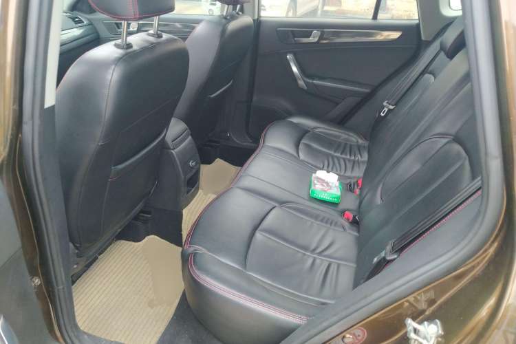 Used Brilliance V5 2014 1.5T Automatic Two-Wheel Drive Sport Model Left Rear Seat