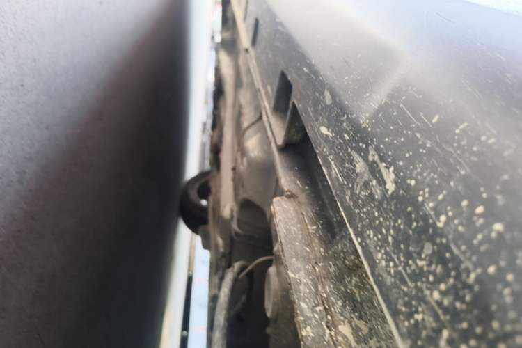 Used Brilliance V5 2014 1.6L Manual Comfort Model Left Side Sill
