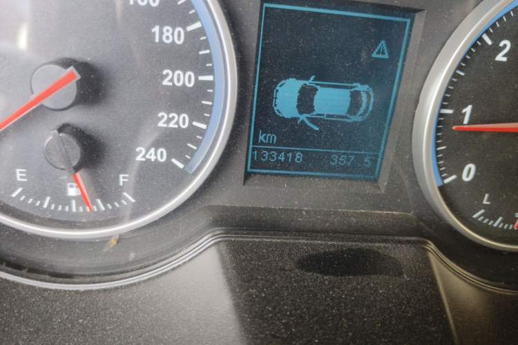 Used Brilliance V5 2014 1.6L Manual Comfort Model Odometer Close Up