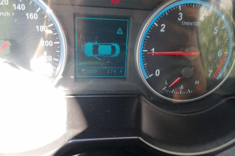 Used Brilliance V5 2014 1.6L Manual Comfort Model Odometer Close Up