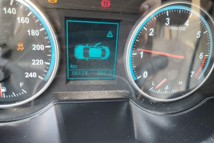 Used Brilliance V5 2014 1.6L Manual Comfort Model Odometer Close Up