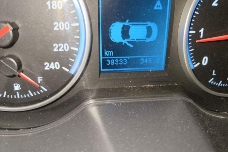 Used Brilliance V5 2014 1.6L Automatic Comfort Model Odometer Close Up