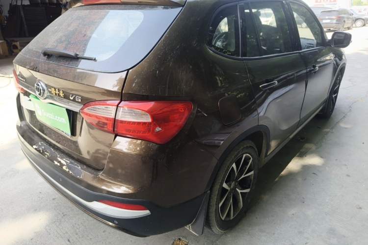 Used Brilliance V5 2014 1.6L Manual Comfort Model Rear Right 45 Deg