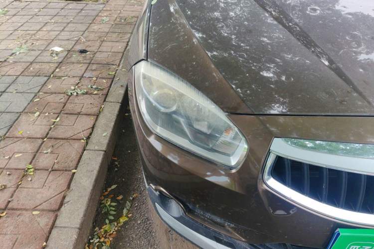 Used Brilliance V5 2014 1.6L Automatic Luxury Model Right Front Headlight