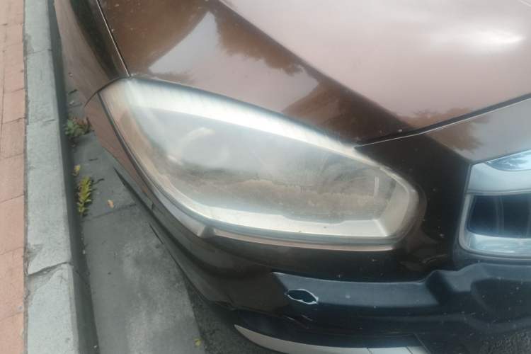 Used Brilliance V5 2014 1.5T Automatic Two-Wheel Drive Sport Model Right Front Headlight