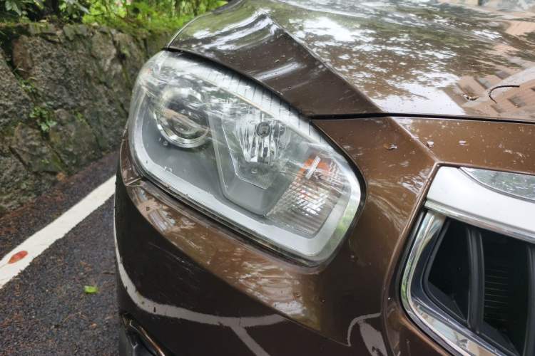 Used Brilliance V5 2014 1.5T Automatic Two-Wheel Drive Sport Model Right Front Headlight