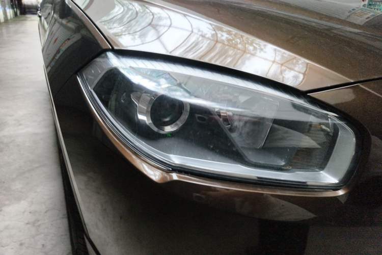 Used Brilliance V5 2014 1.6L Automatic Comfort Model Right Front Headlight