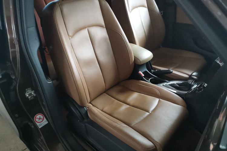 Used Brilliance V5 2014 1.5T Automatic Two-Wheel Drive Luxury Version Right Front Seat
