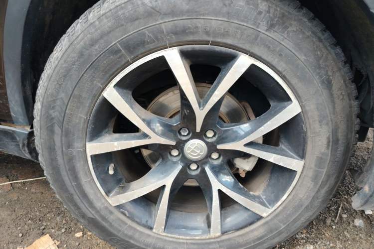 Used Brilliance V5 2014 1.6L Manual Comfort Model Right Front Wheel Hub