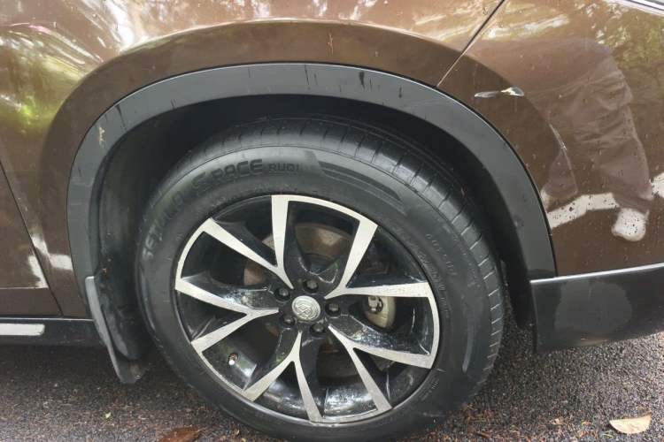 Used Brilliance V5 2014 1.5T Automatic Two-Wheel Drive Sport Model Right Front Wheel Hub