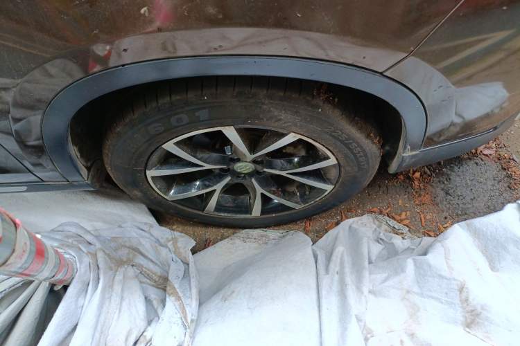 Used Brilliance V5 2014 1.6L Manual Comfort Model Right Front Wheel Hub