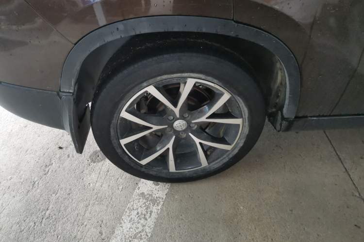 Used Brilliance V5 2014 1.5T Automatic Two-Wheel Drive Luxury Version Right Rear Wheel Hub