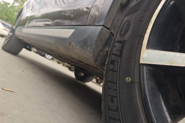Used Brilliance V5 2014 1.5T Automatic Two-Wheel Drive Sport Model Right Side Sill