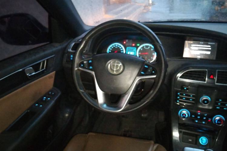 Used Brilliance V5 2014 1.5T Manual Two-Wheel Drive Luxury Model Steering Wheel