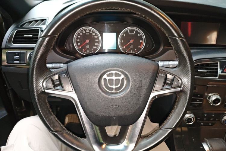 Used Brilliance V5 2014 1.5T Automatic Two-Wheel Drive Luxury Version Steering Wheel