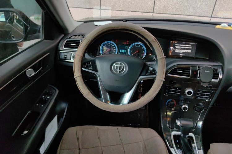 Used Brilliance V5 2014 1.5T Automatic Two-Wheel Drive Sport Model Steering Wheel