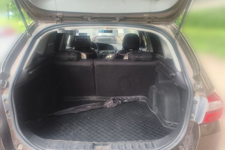 Used Brilliance V5 2014 1.5T Automatic Two-Wheel Drive Sport Model Trunk