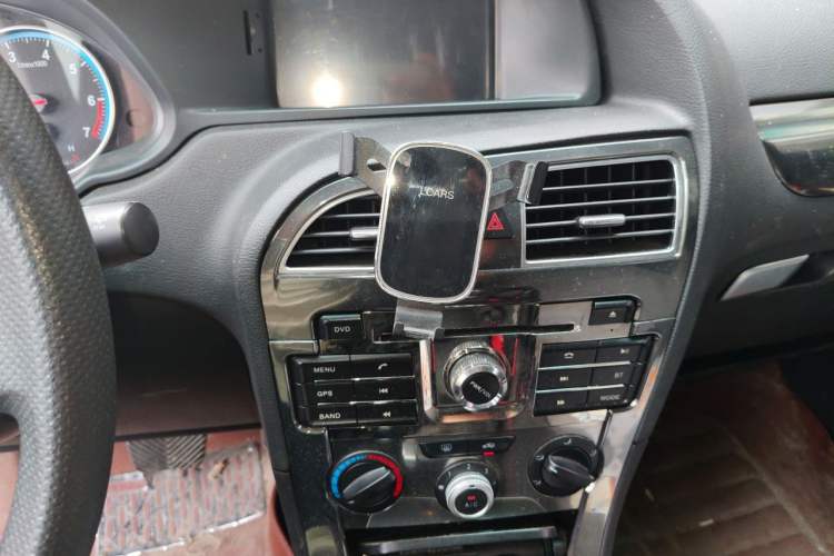 Used Brilliance V5 2014 1.5T Automatic Two-Wheel Drive Sport Model Audio And AC Panel