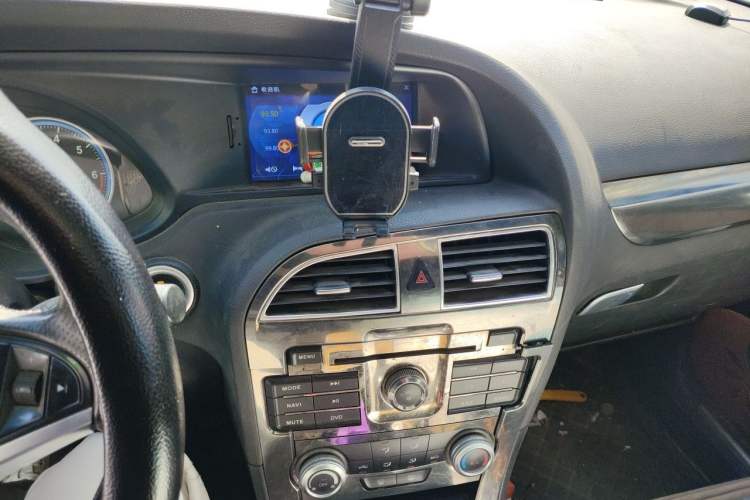 Used Brilliance V5 2014 1.6L Manual Luxury Model Audio And AC Panel