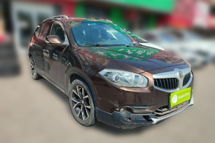 Used Brilliance V5 2014 1.6L Manual Luxury Model Front Right 45 Deg