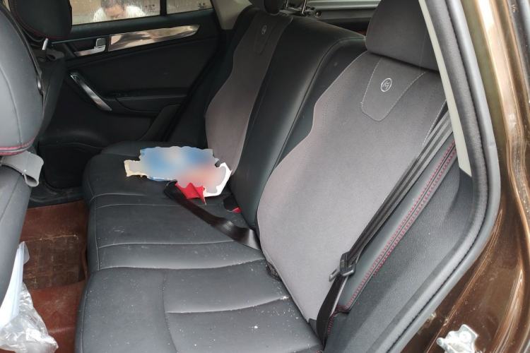 Used Brilliance V5 2014 1.5T Automatic Two-Wheel Drive Sport Model Left Rear Seat