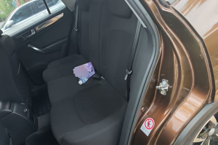Used Brilliance V5 2014 1.5T Automatic Two-Wheel Drive Sport Model Left Rear Seat