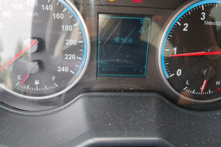 Used Brilliance V5 2014 1.5T Automatic Two-Wheel Drive Sport Model Odometer Close Up