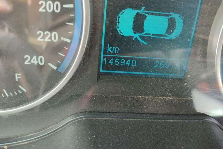 Used Brilliance V5 2014 1.6L Manual Luxury Model Odometer Close Up