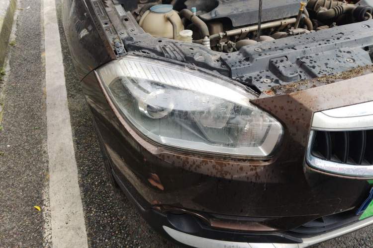 Used Brilliance V5 2014 1.5T Automatic Two-Wheel Drive Sport Model Right Front Headlight