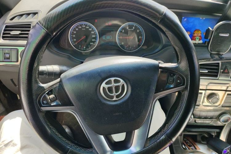Used Brilliance V5 2014 1.6L Manual Luxury Model Steering Wheel