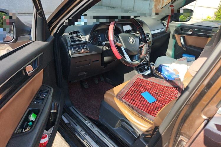 Used Brilliance V5 2014 1.6L Manual Luxury Model Driver Seat