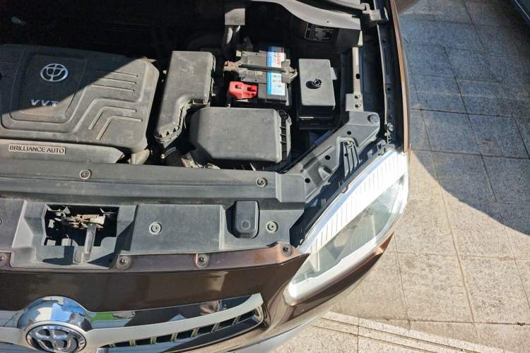 Used Brilliance V5 2014 1.6L Manual Luxury Model Engine Bay Left