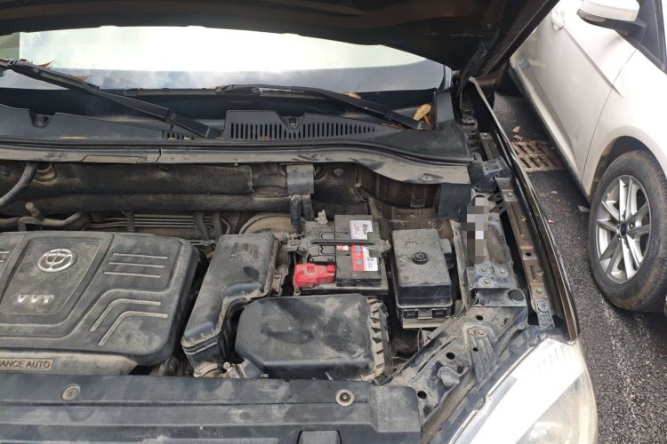 Used Brilliance V5 2014 1.6L Manual Comfort Model Engine Bay Left